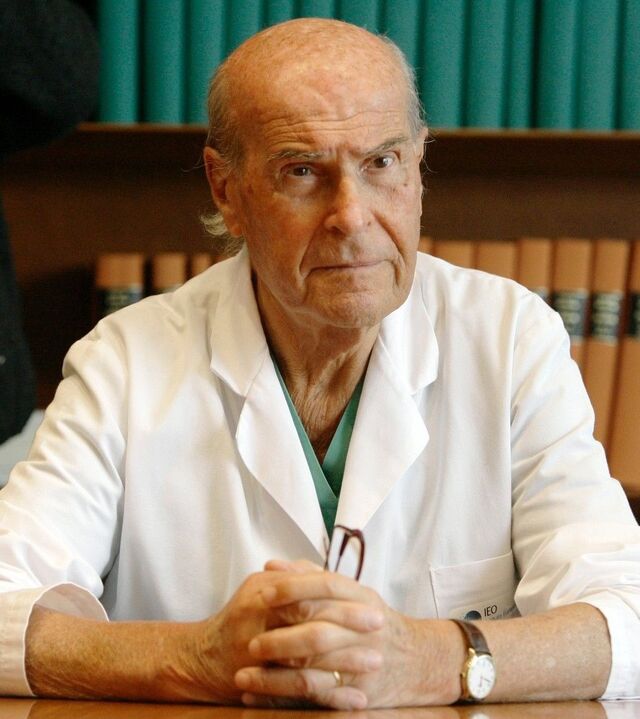 Medico proctologo Luigi